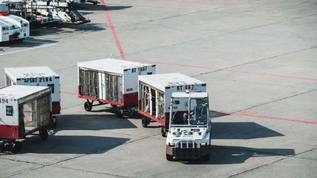 chariot porte conteneurs aéroport non motorisé équipement