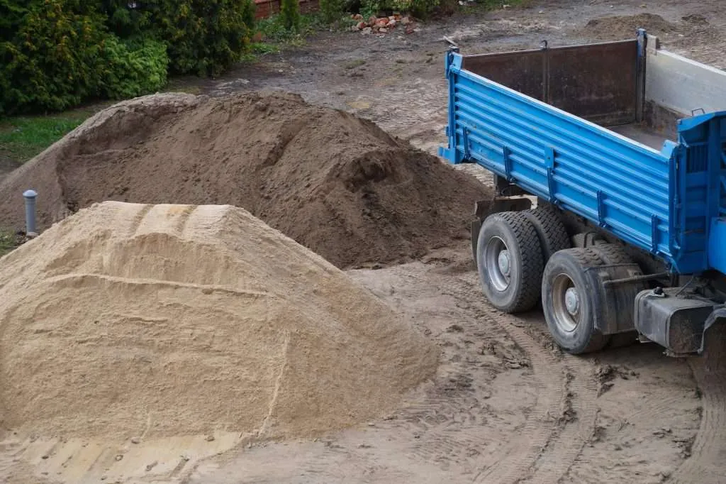 camion benne chantier détection ouverture ridelles