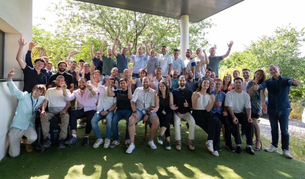 équipe ELA Innovation France fabricant de beacons et capteurs bluetooth industriels depuis 25 ans